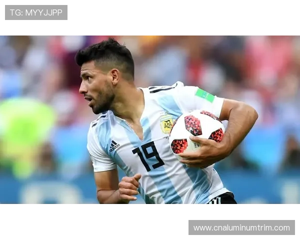 南美足球矮个子球星的风采与传奇，他们如何打破身高局限成为球场巨星