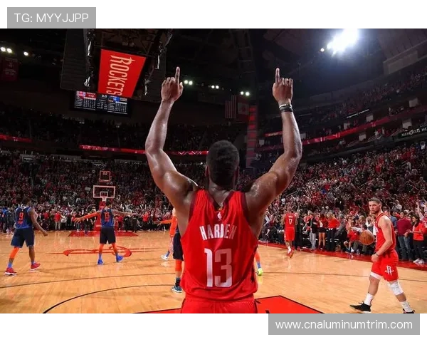 哈登与足球球星关系图：探讨篮球巨星与足球明星的互动与跨界合作