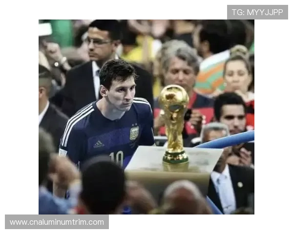 足球球星展现极致技巧与花式技艺挑战赛精彩瞬间