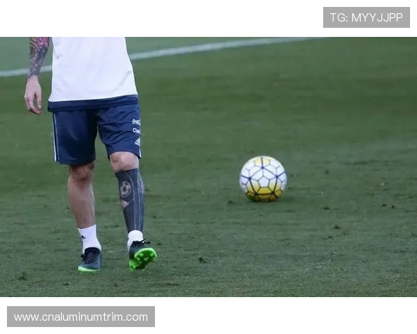 足球球星穿球袜揭秘 谁是最具个性与风格的球员？